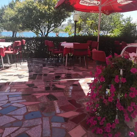 Bed & Breakfast And Bb Marko Starigrad Paklenica